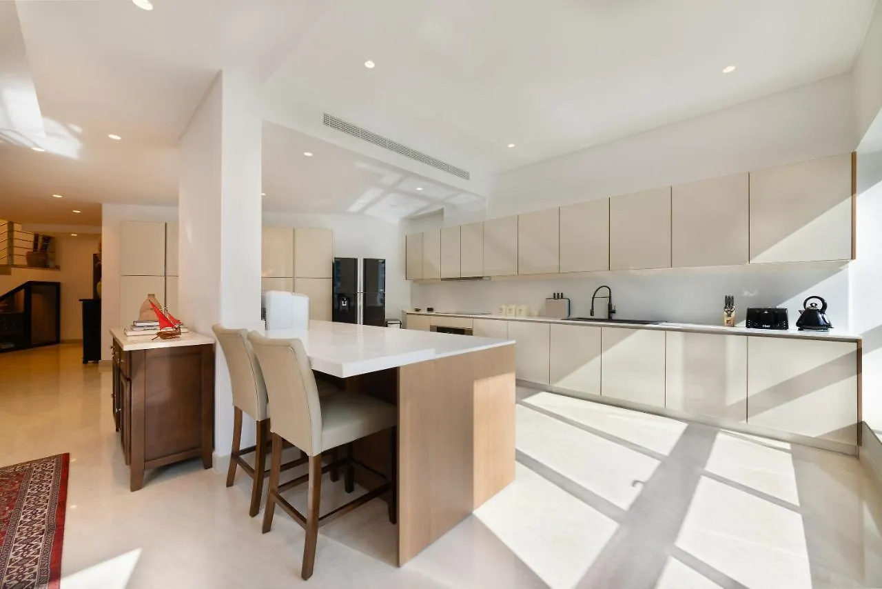 Maison Privee - Stunning 3-Floor Villa With Kids Room & Rooftop Terrace Over Dubai Marina איחוד האמירויות הערביות